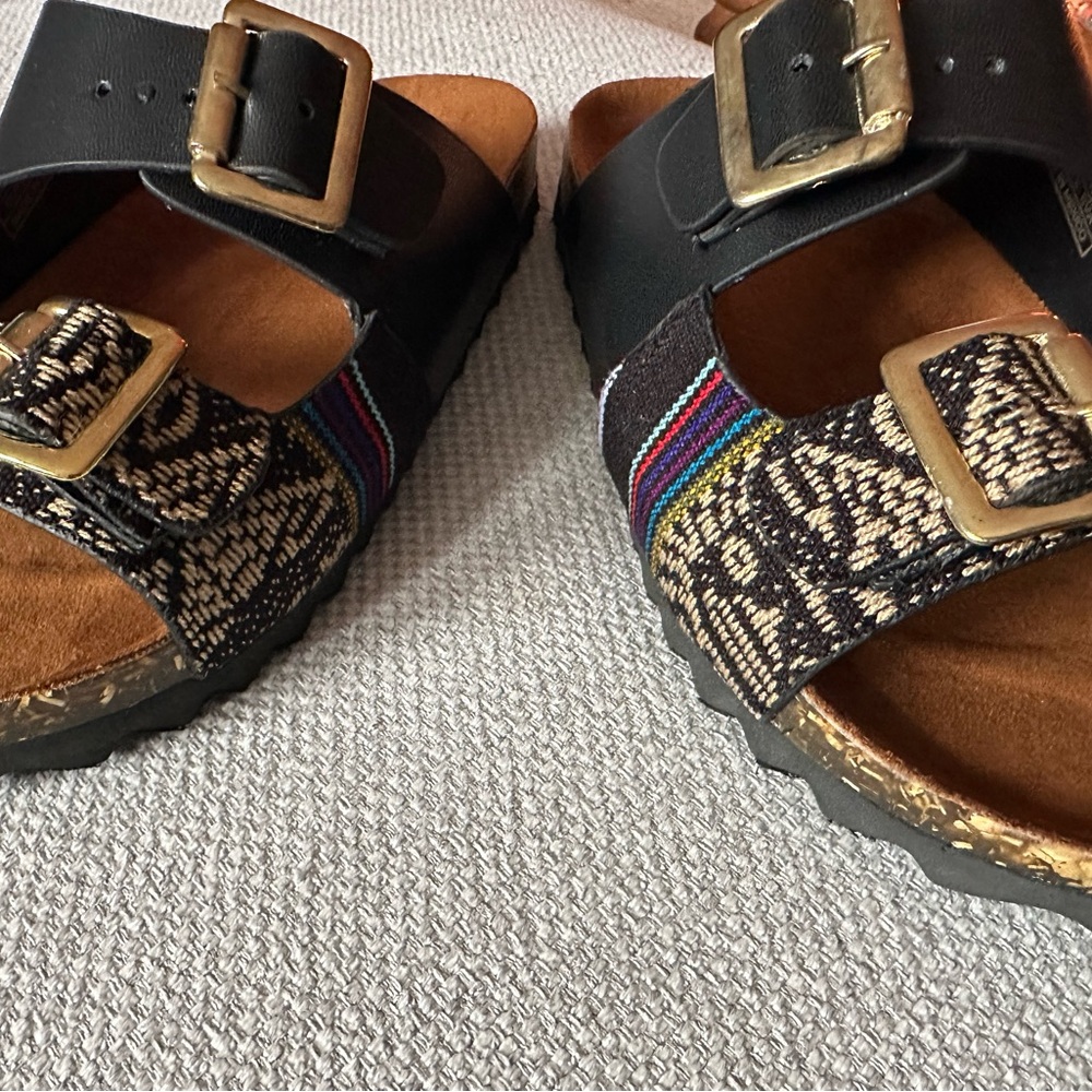 Black, White, Color Print Buckle Inkkas Sandals - Picture 3 of 5